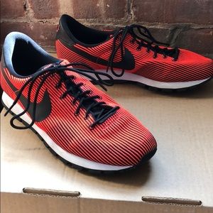 NIKE AIR women’s size 10 running sneaker